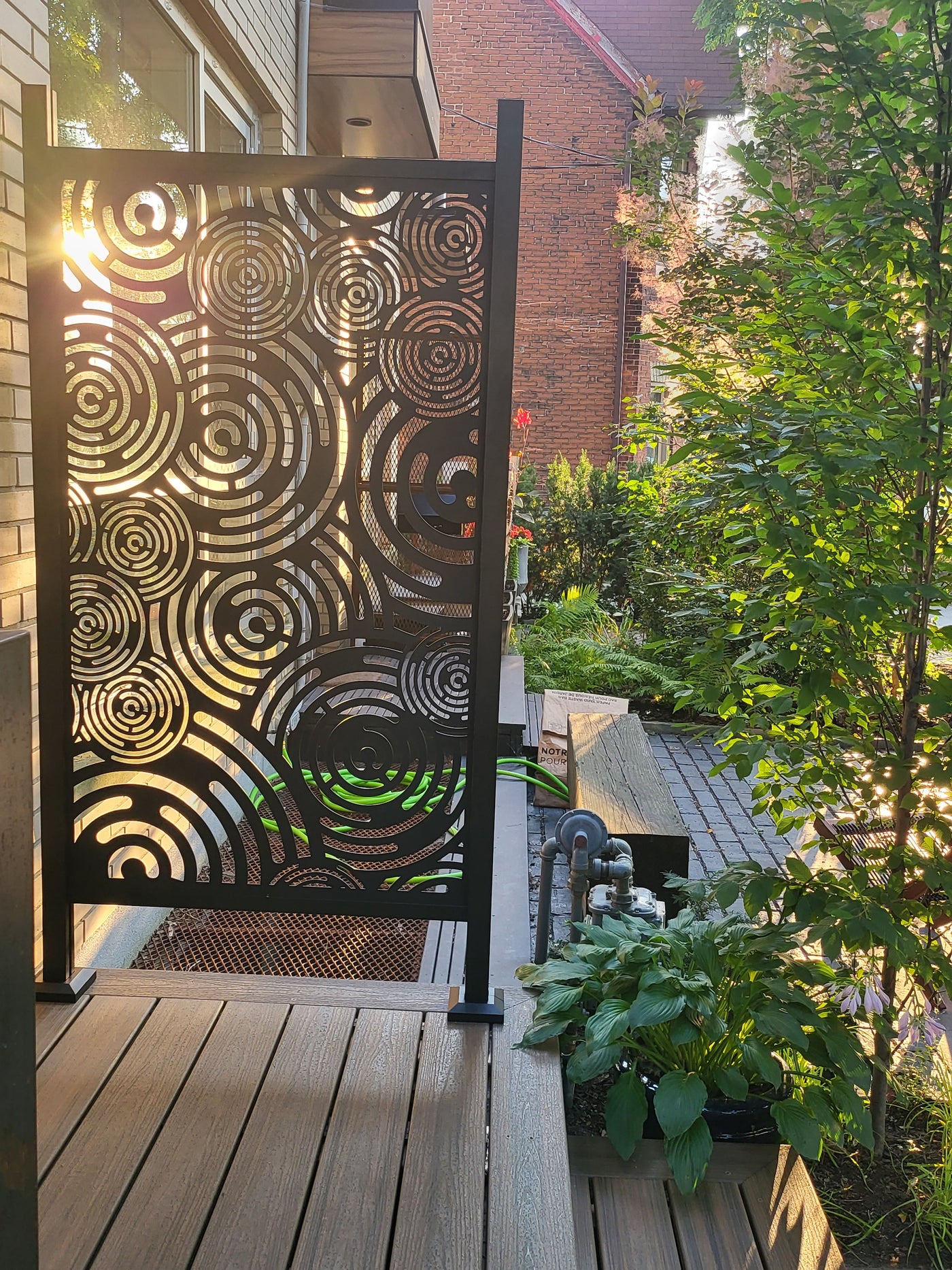 modern circles privacy panel